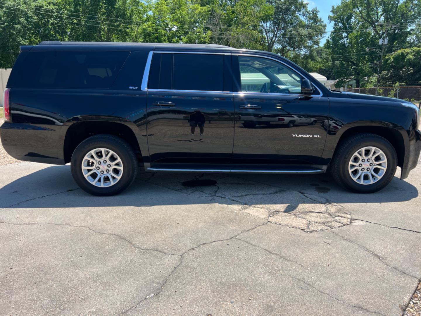 2016 Black /Black GMC Yukon XL SLT (1GKS1GKC9GR) with an 5.3L V8 engine, Automatic transmission, located at 4520 Airline Hwy, Baton Rouge, LA, 70805, (225) 357-1497, 30.509325, -91.145432 - 2016 GMC Yukon XL SLT 5.3 V8 Gas, 173K Miles, Heated & Cooled Leather Seats, 8 Passenger Seating, Sunroof, Dual DVD, Backup Camera, Power Windows, Locks & Mirrors, Cold A/C, Tow Pkg. FOR INFO PLEASE CONTACT JEFF AT 225 357-1497 CHECK OUT OUR A+ RATING WITH THE BETTER BUSINESS BUREAU WE HAVE BEEN A - Photo#4